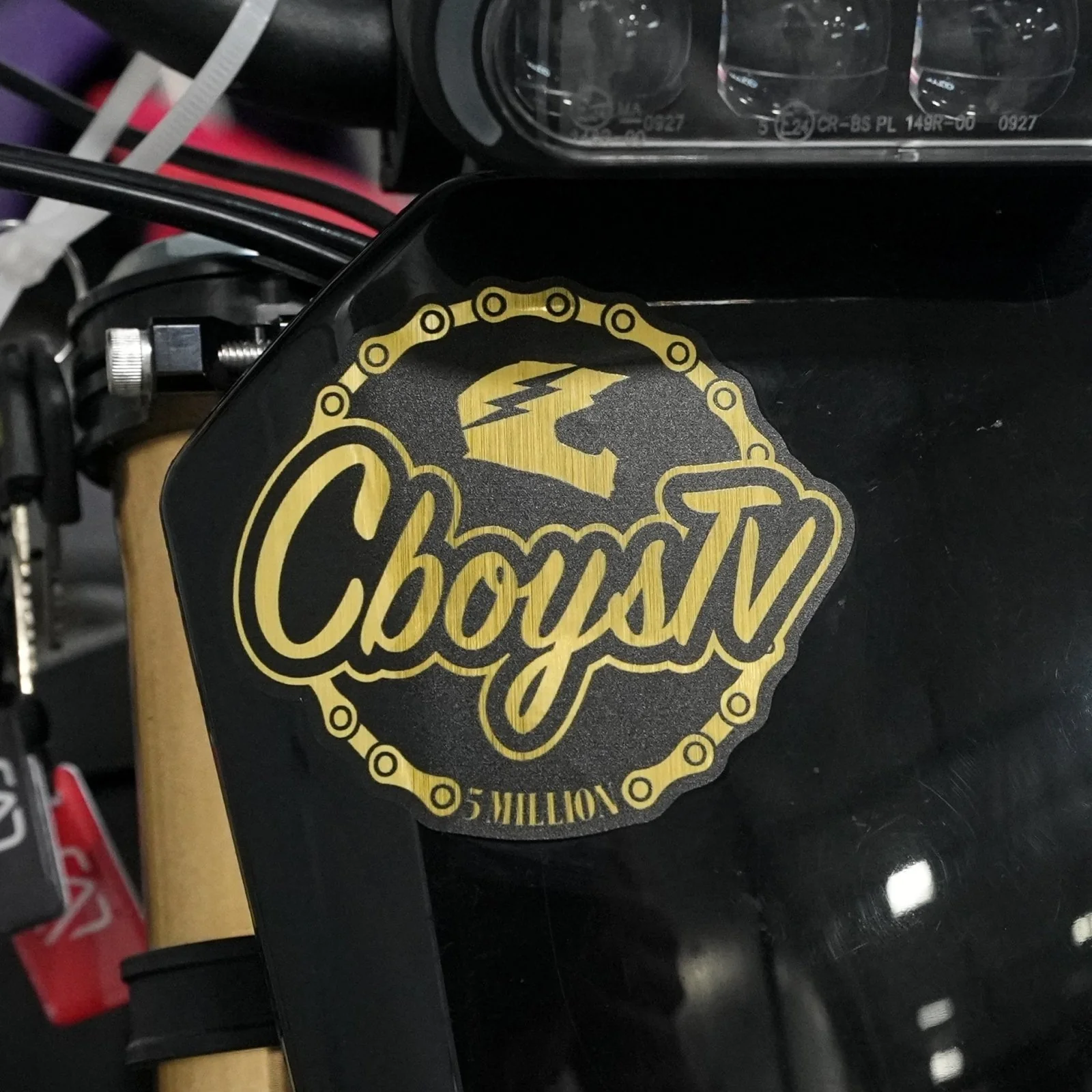 LIMITED EDITION 5 MILLION BUNDLE - Image 8